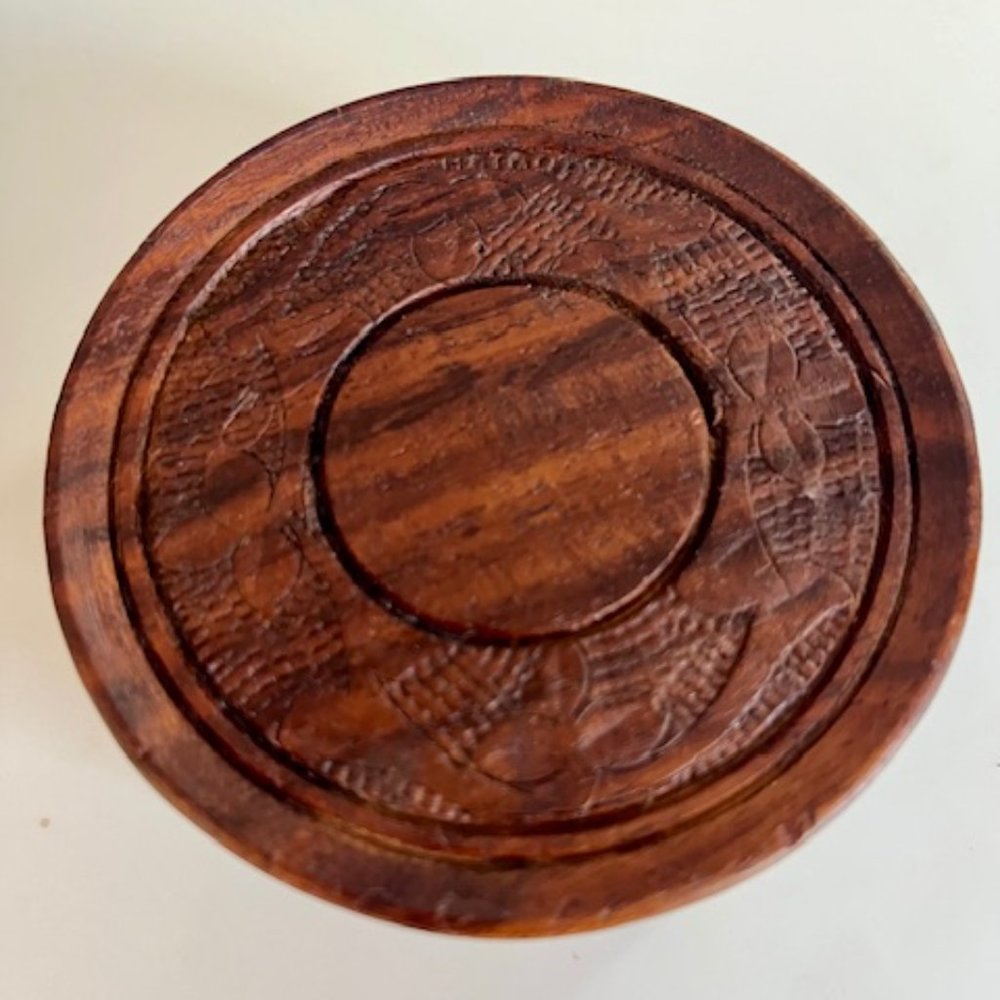 Vintage Hand Carved Sheesham Wood Coasters ( 5)  w/ Floral Carved Holder - Picture 5 of 9